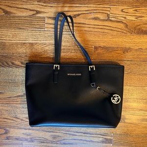 Michael Kors black leather zip-up tote purse
